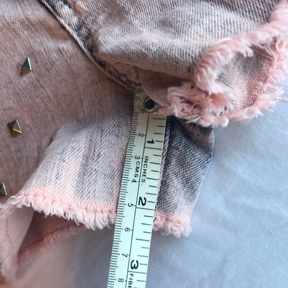 🌟Distressed Pink Studded Denim Shorts - Picture 7 of 8